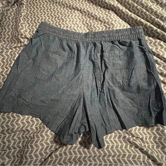 Gap linen shorts. Large - Picture 2 of 4